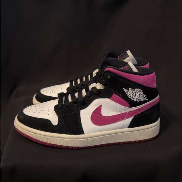 Jordan Shoes - Nike Air Jordan 1 Mid Cactus Flower Women’s Size 8